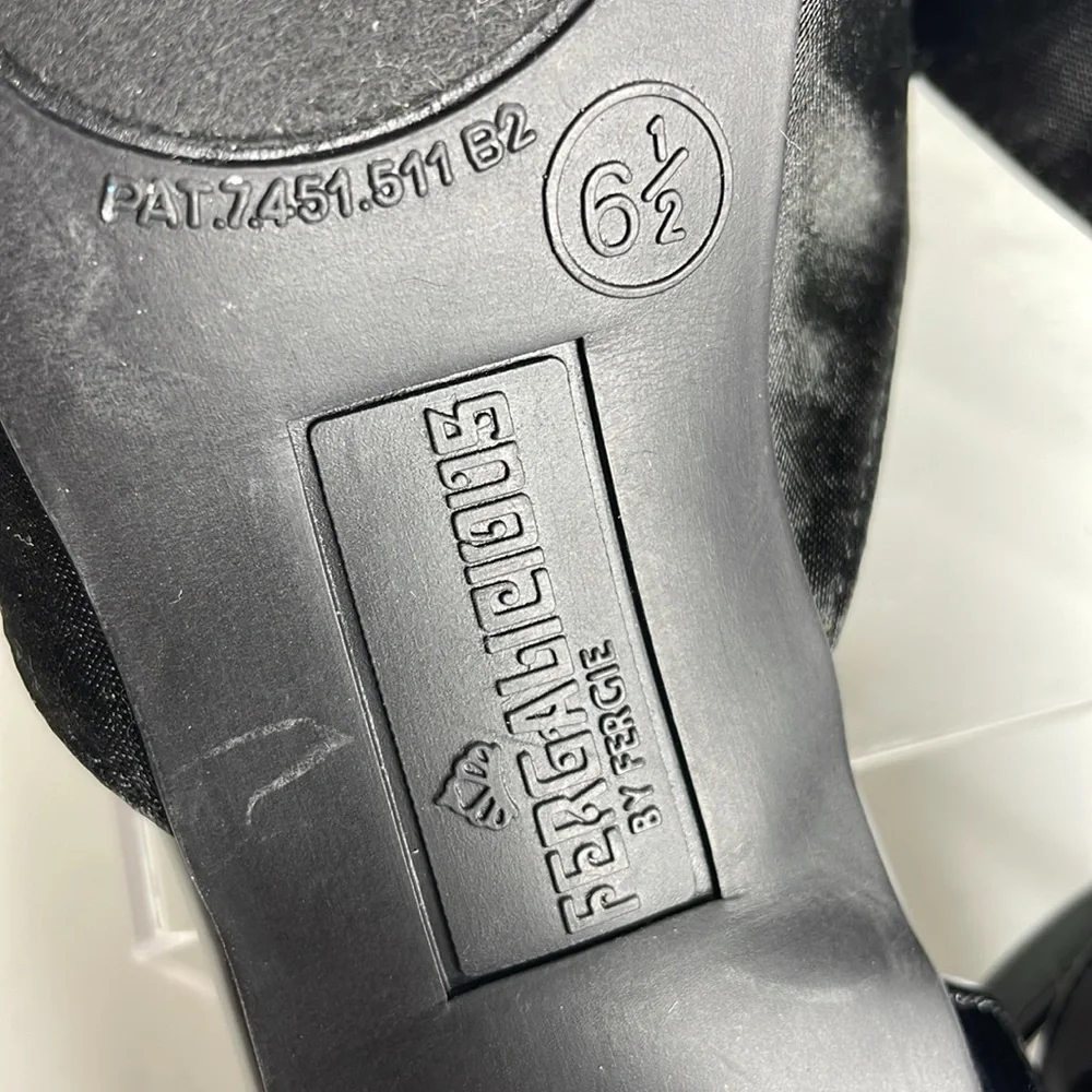 🍉 Size 6.5 FERGALICIOUS BLACK SATIN